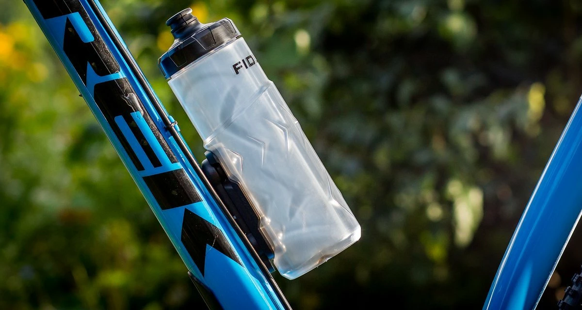 Titelseite -Flaschen & Flaschenhalter Verkäufe 78978